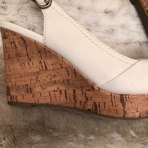 Apt. 9 Shoes - Apt. 9 White Wedge Slingback Sandal Size 7 Apt. 9 Shoes - Apt. 9 White Wedge Slingback Sandal Size 7